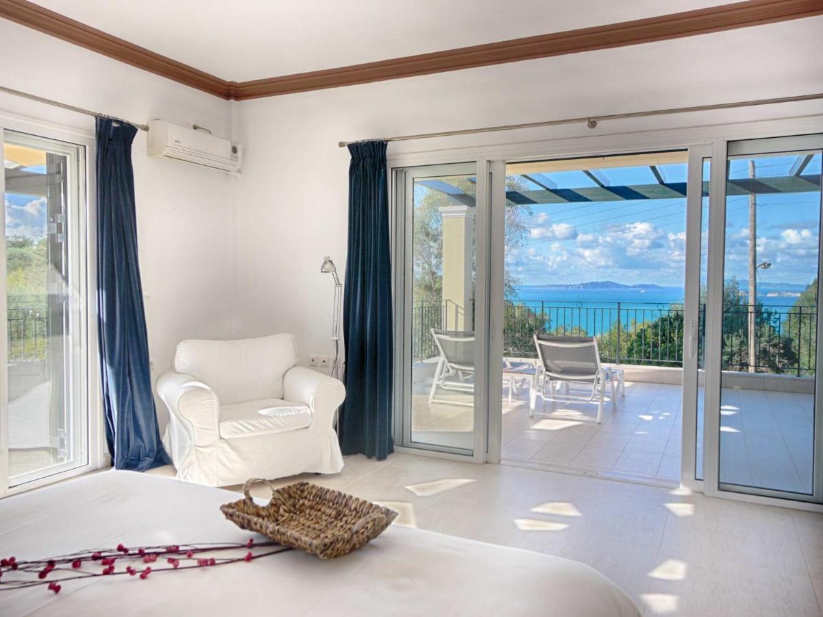 Vilă - 3 Minutes From The With Heated Eco-pool And Sunset View *