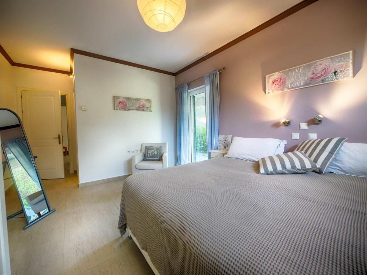 Vilă - 3 Minutes From The With Heated Eco-pool And Sunset View *