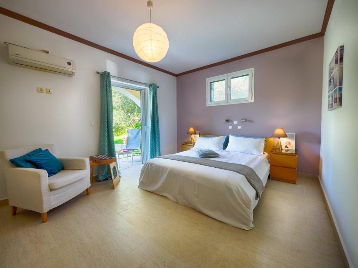 - 3 Minutes From The With Heated Eco-pool And Sunset View Vilă