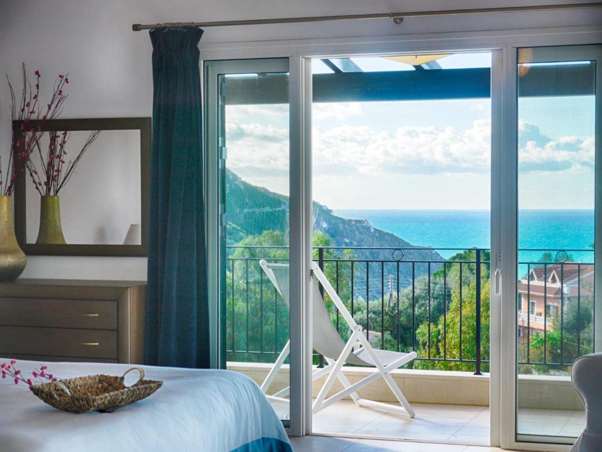 Vilă - 3 Minutes From The With Heated Eco-pool And Sunset View *