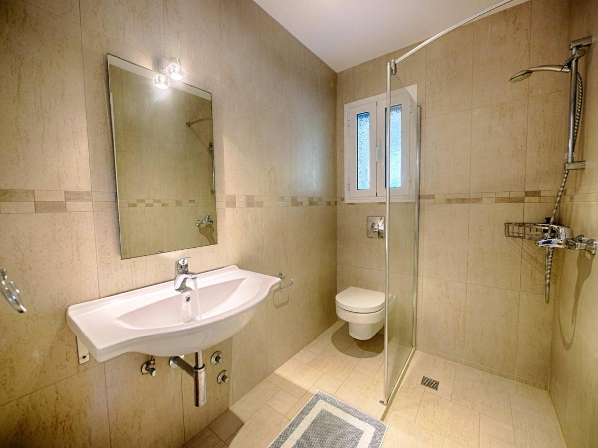 Vilă - 3 Minutes From The With Heated Eco-pool And Sunset View