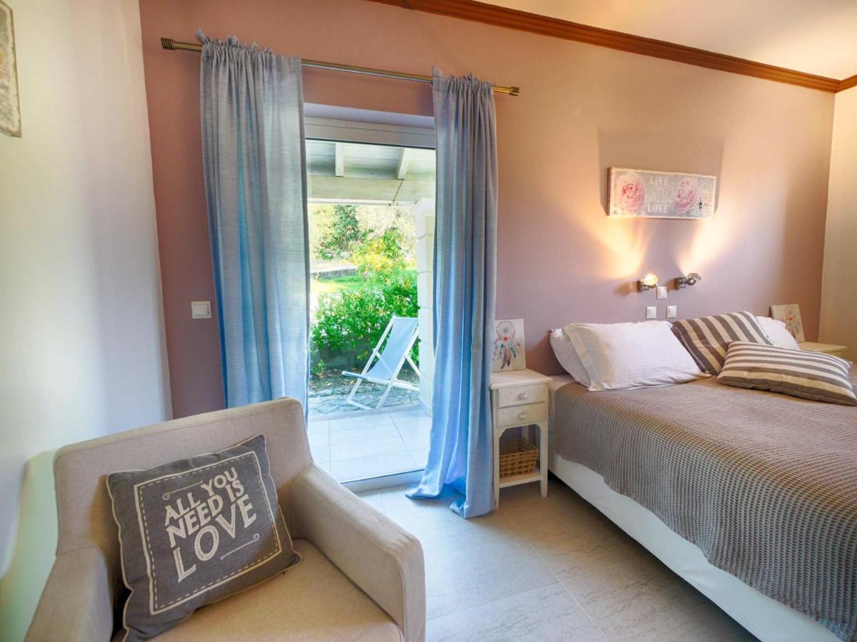 - 3 Minutes From The With Heated Eco-pool And Sunset View Vilă
