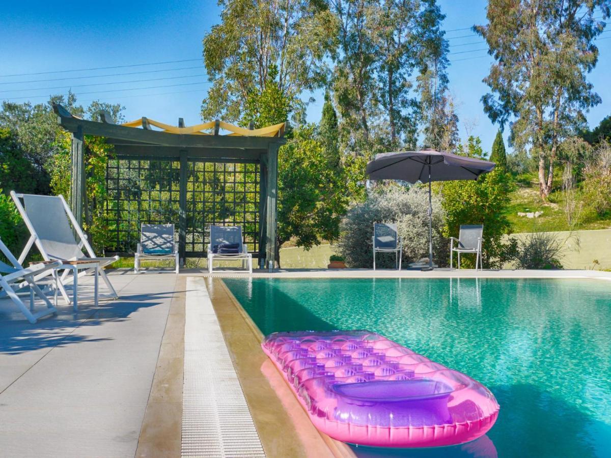 - 3 Minutes From The With Heated Eco-pool And Sunset View Vilă