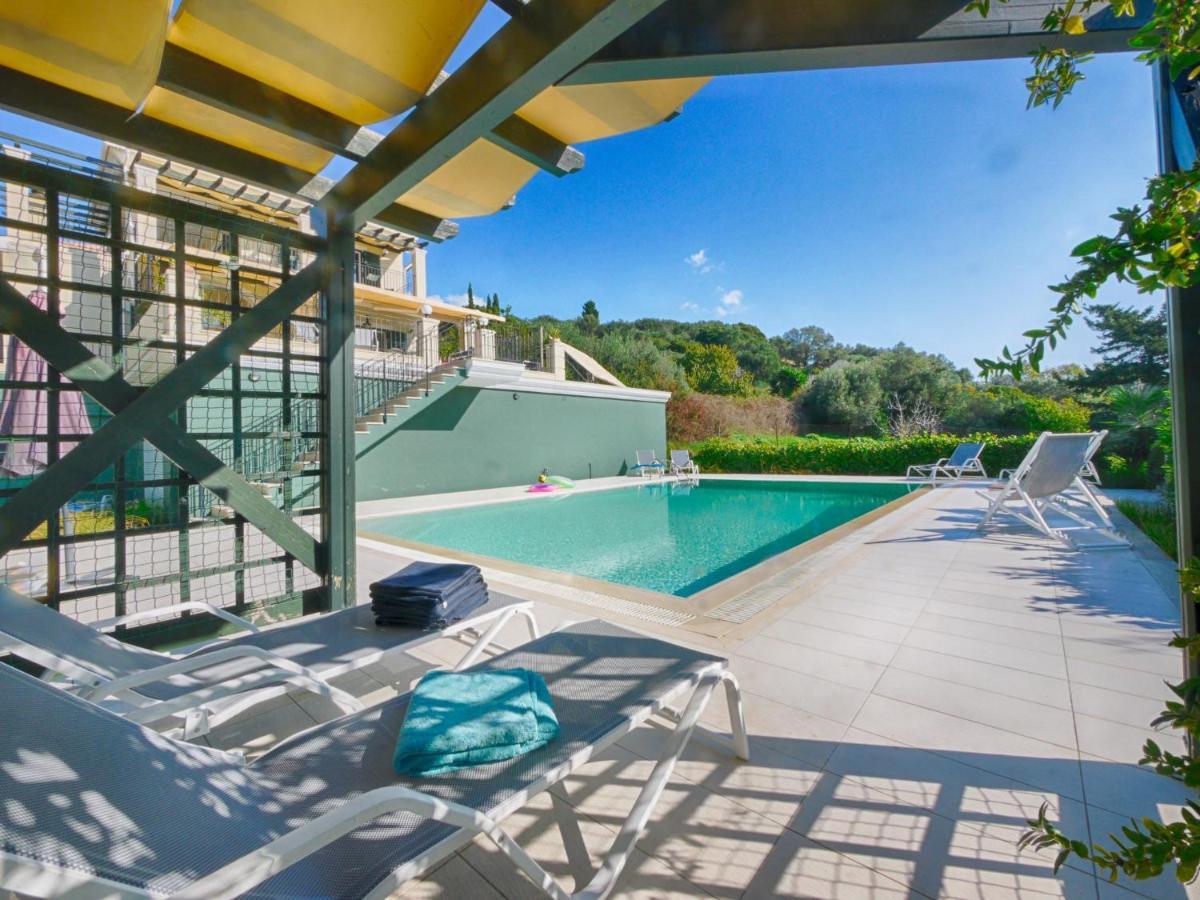 Vilă - 3 Minutes From The With Heated Eco-pool And Sunset View *